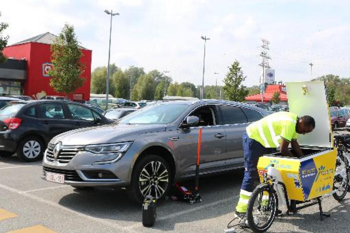 Touring zet bakfietsen in voor pechverhelping