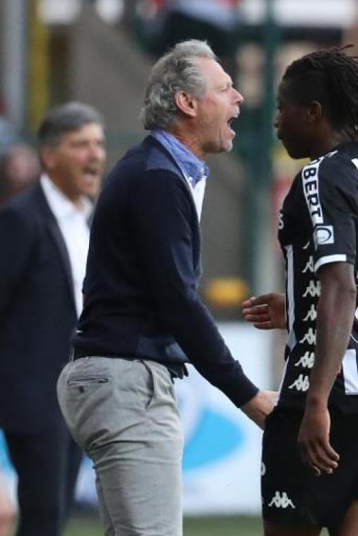 Jupiler Pro League - Standard bijt tanden stuk op Charleroi