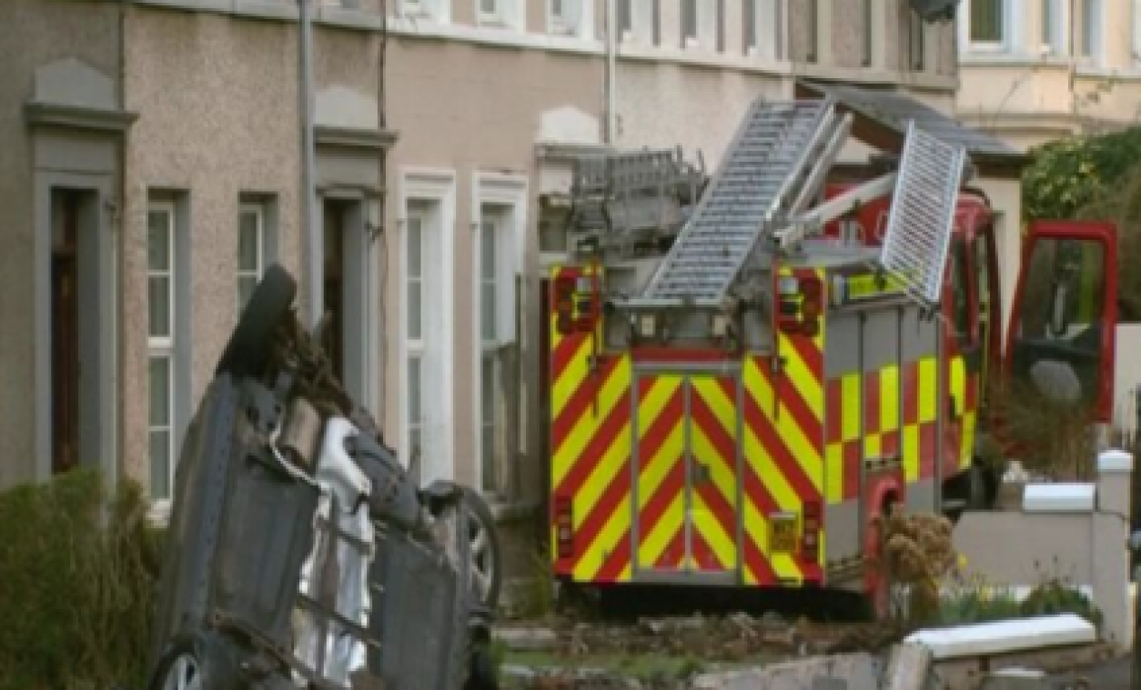 Twee mannen zaaien vernieling tijdens rit met gestolen brandweerwagen