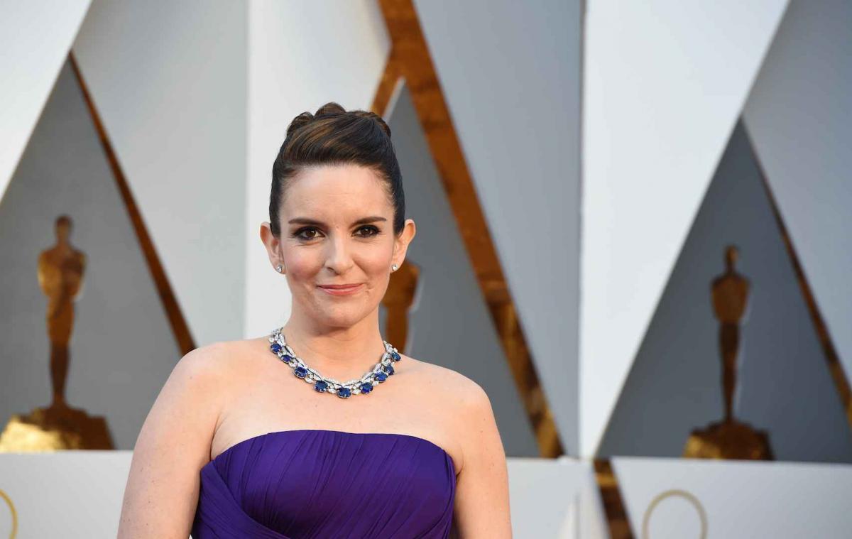 Tina Fey krijgt hondendrol toegeworpen