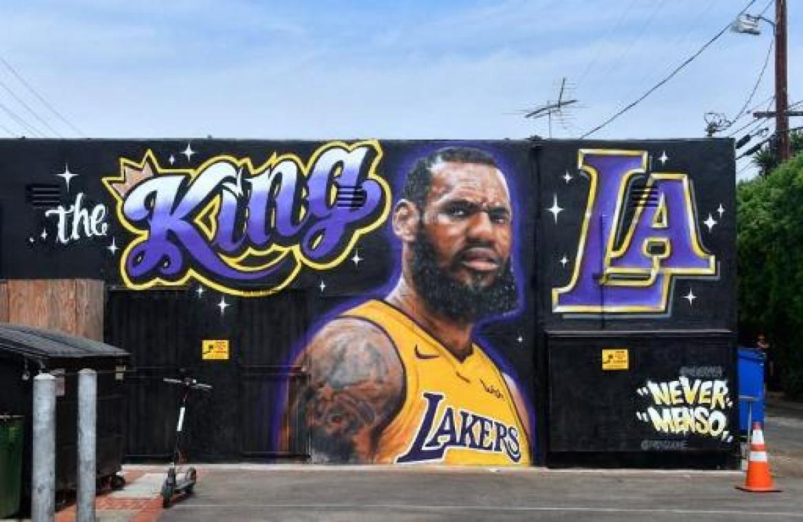 "LeBron kan Lakers naar beloofde land leiden", zegt Magic Johnson