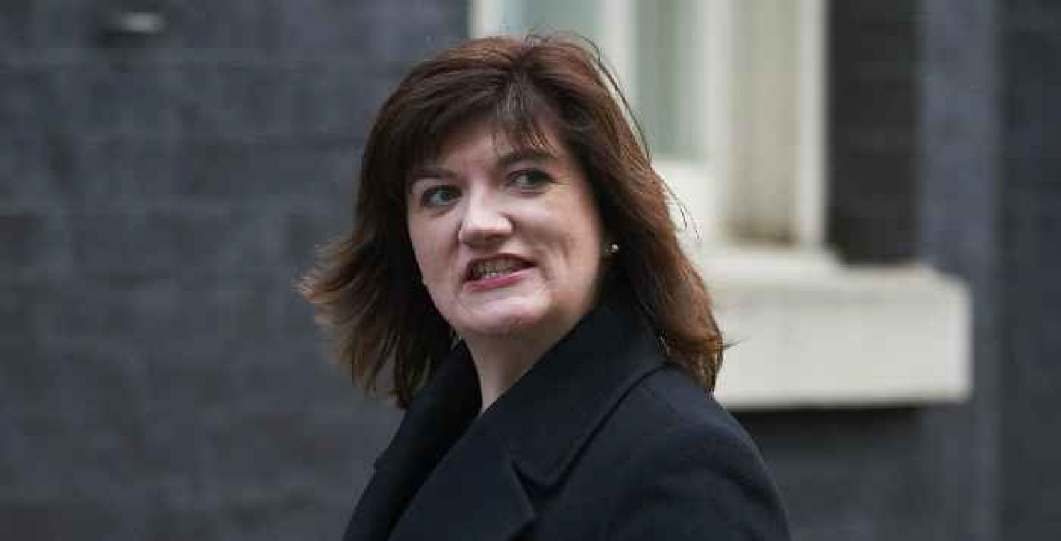 Duidelijke loonkloof bij ambtenaren onder Britse minister voor Gelijkheid