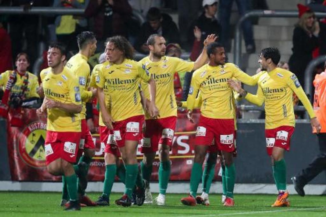 Jupiler Pro League - Oostende dringt top zes binnen na zege in Eupen, Lokeren en Moeskroen delen een punt