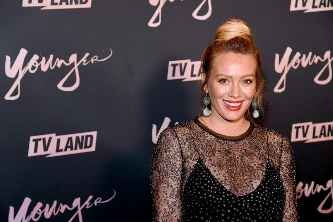 Hilary Duff geeft stalker lik op stuk