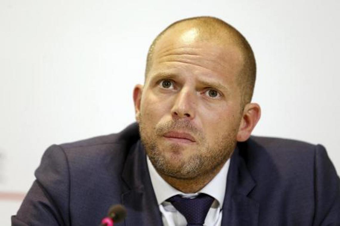 Francken slaat uitgestoken hand van Vlaams Belang weg