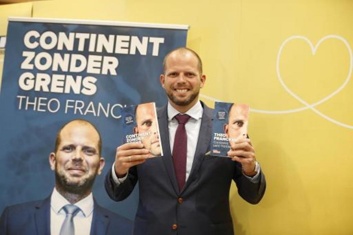Francken pleit voor hervorming van het Europees "inhumaan" asielbeleid
