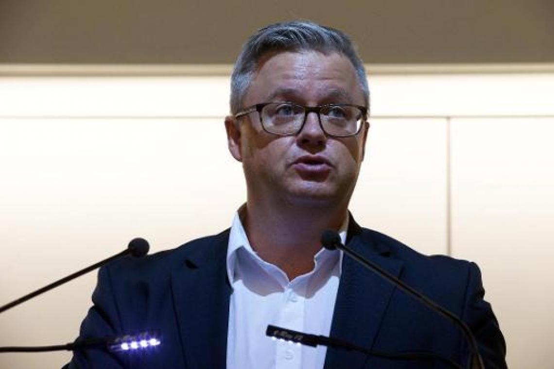 Zes partijvoorzitters op openingscollege Carl Devos