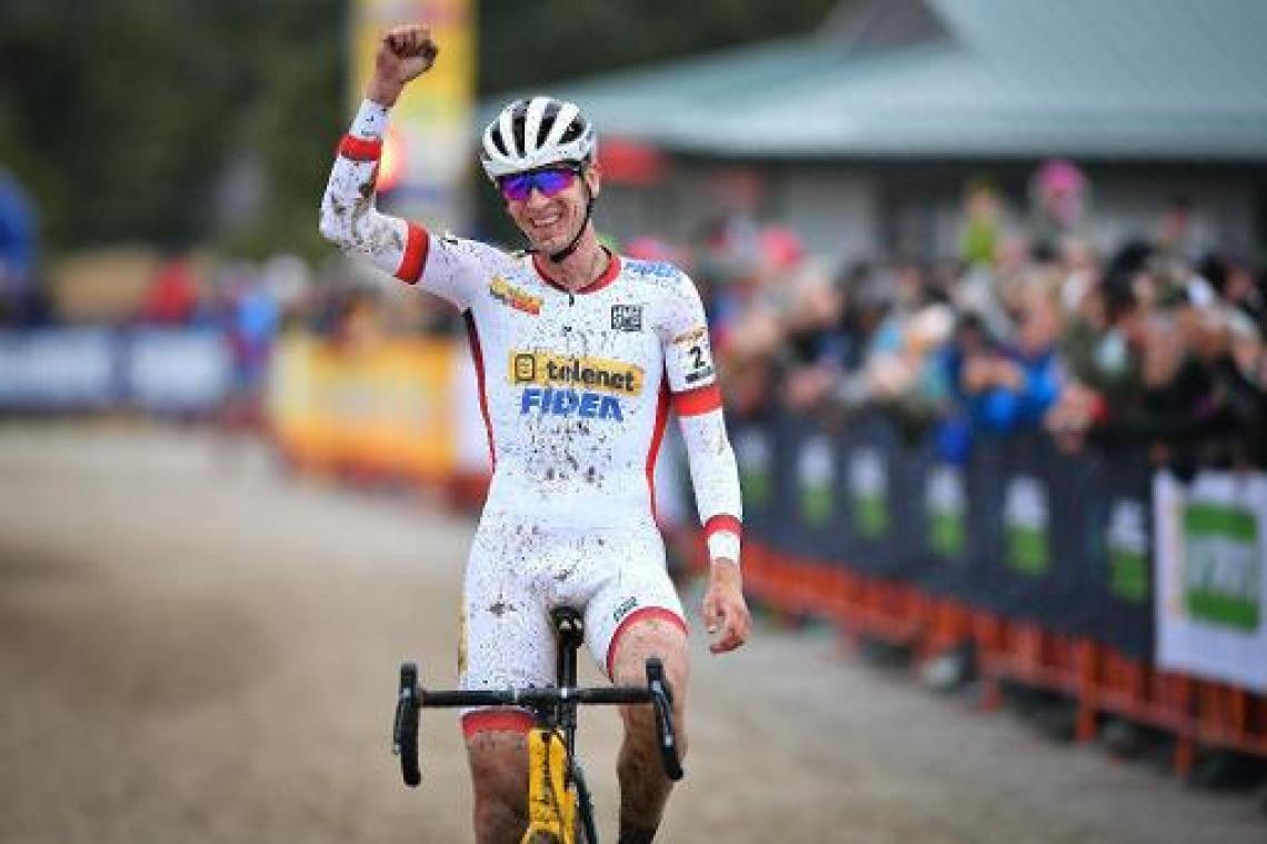 WB veldrijden Iowa - Toon Aerts laat ook in Iowa Van Aert achter zich