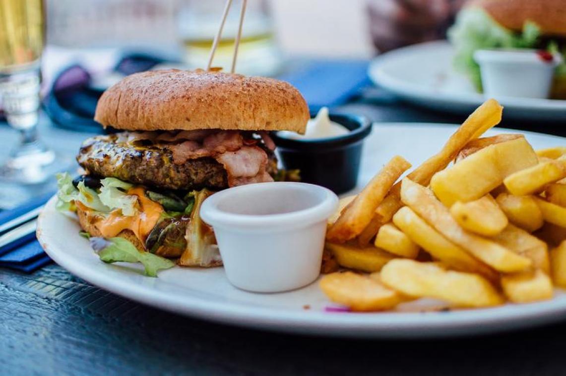 Afkicken van junkfood is even moeilijk als stoppen met roken