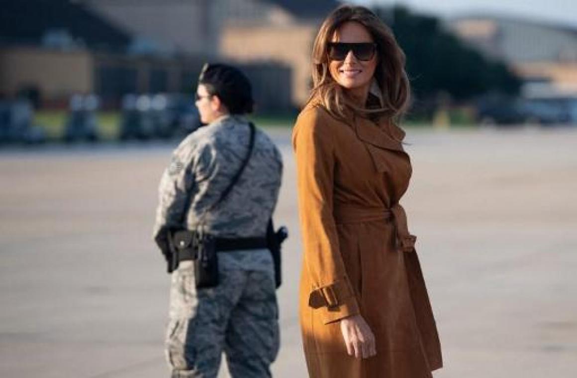 Melania Trump trekt er alleen op uit in Afrika