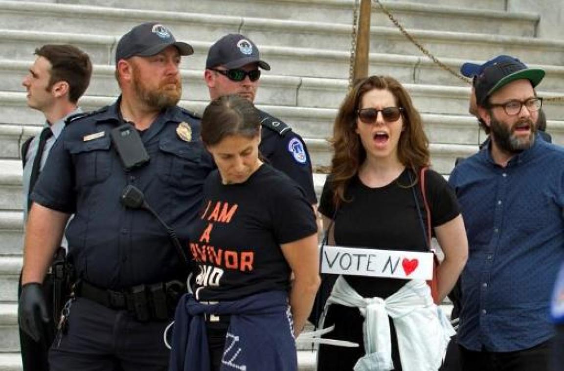 Arrestaties bij protest voor aanvang stemming Kavanaugh