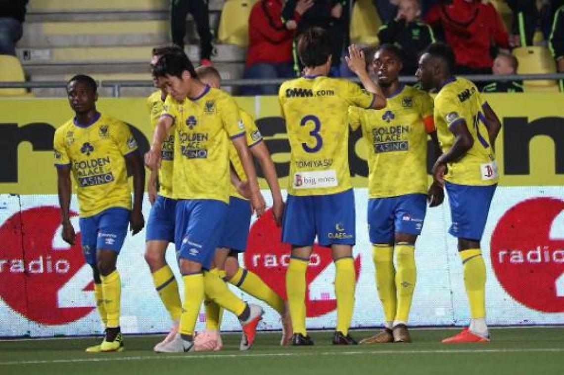 Jupiler Pro League - Kortrijk pakt volle buit in Lokeren, Sint-Truiden verslaat Moeskroen