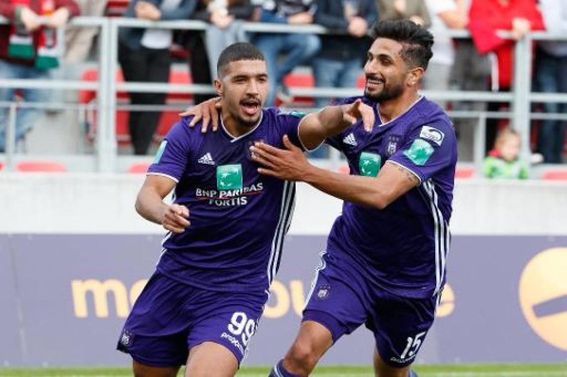 Anderlecht bezweert crisis, zevende nederlaag op rij voor Zulte Waregem