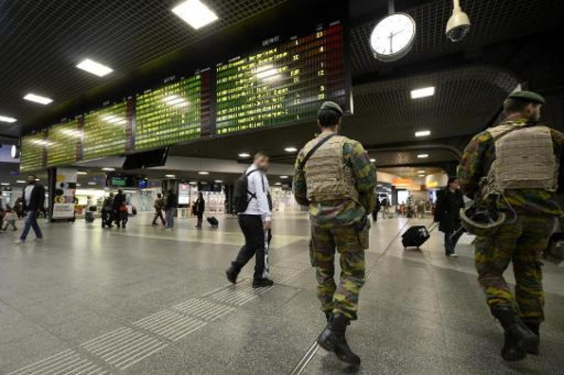 Man met mes door militairen overmeesterd op trein in Brusselse Zuidstation