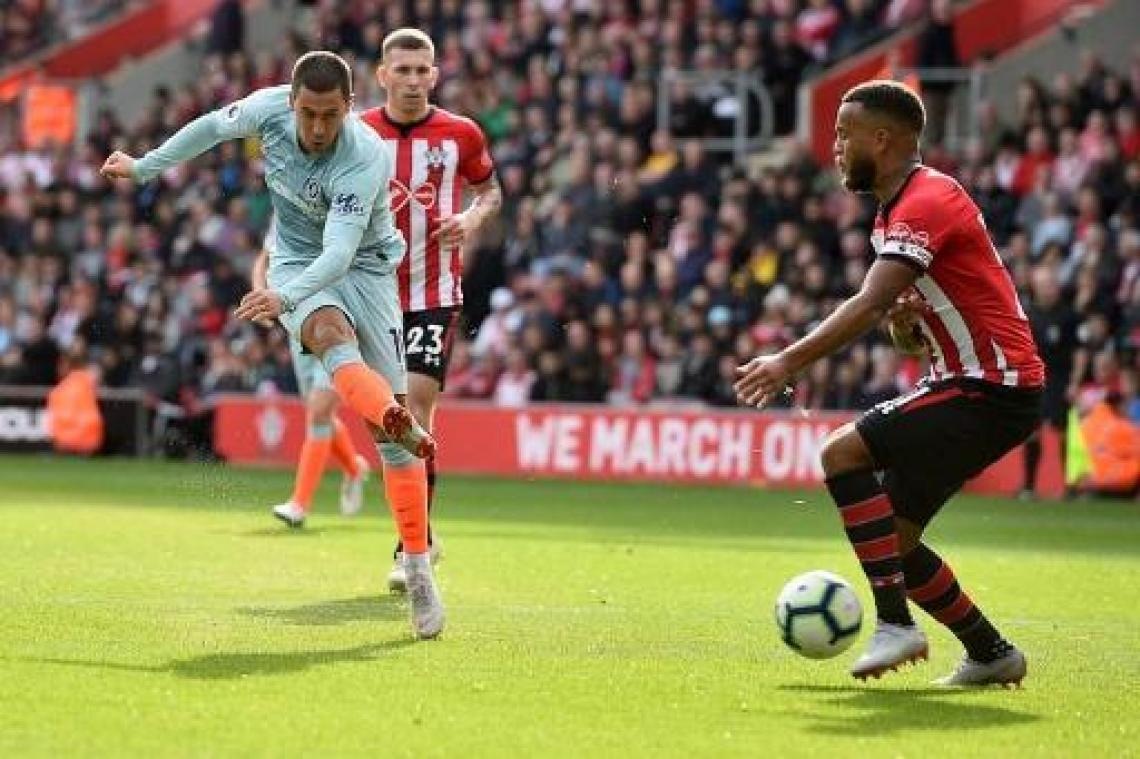 Eden Hazard loodst Chelsea voorbij Southampton naar de leidersplaats