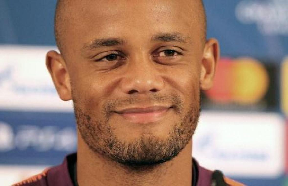 Vincent Kompany gaat Brusselse werkzoekenden een les Nederlands geven