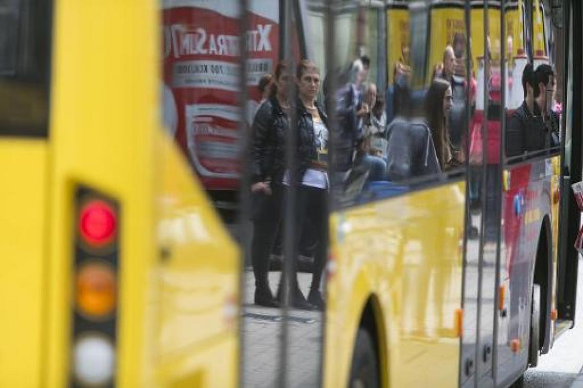 NMBS en TEC bieden gratis "stembiljetten" aan op zondag 14 oktober