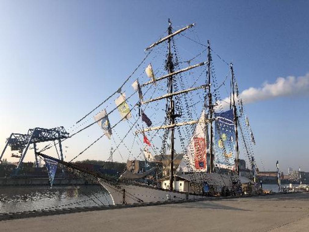 Historische driemaster en zijn "Exotic Taste of Europe" meert aan in Brussel