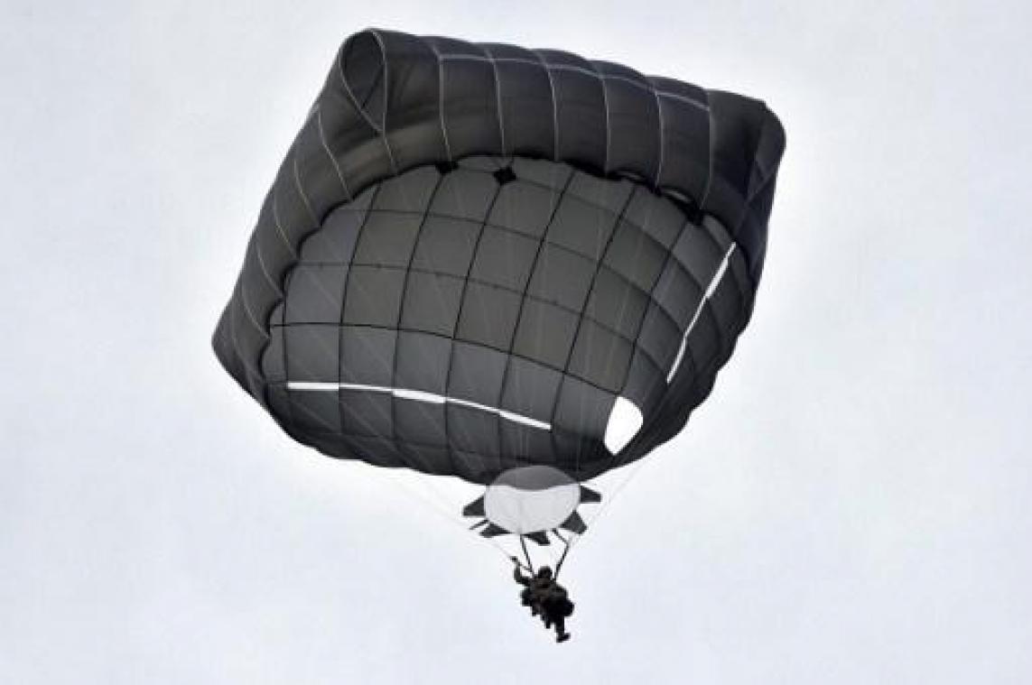 Belgisch militair skydiveteam breekt wereldrecord