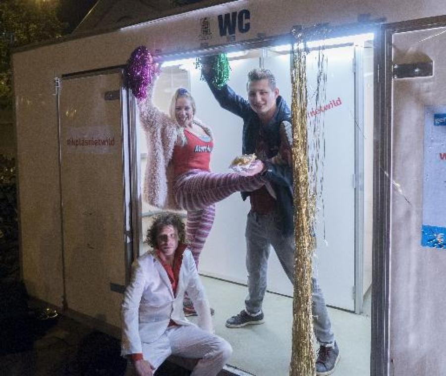 Gentse studenten krijgen pakje friet als ze niet wildplassen