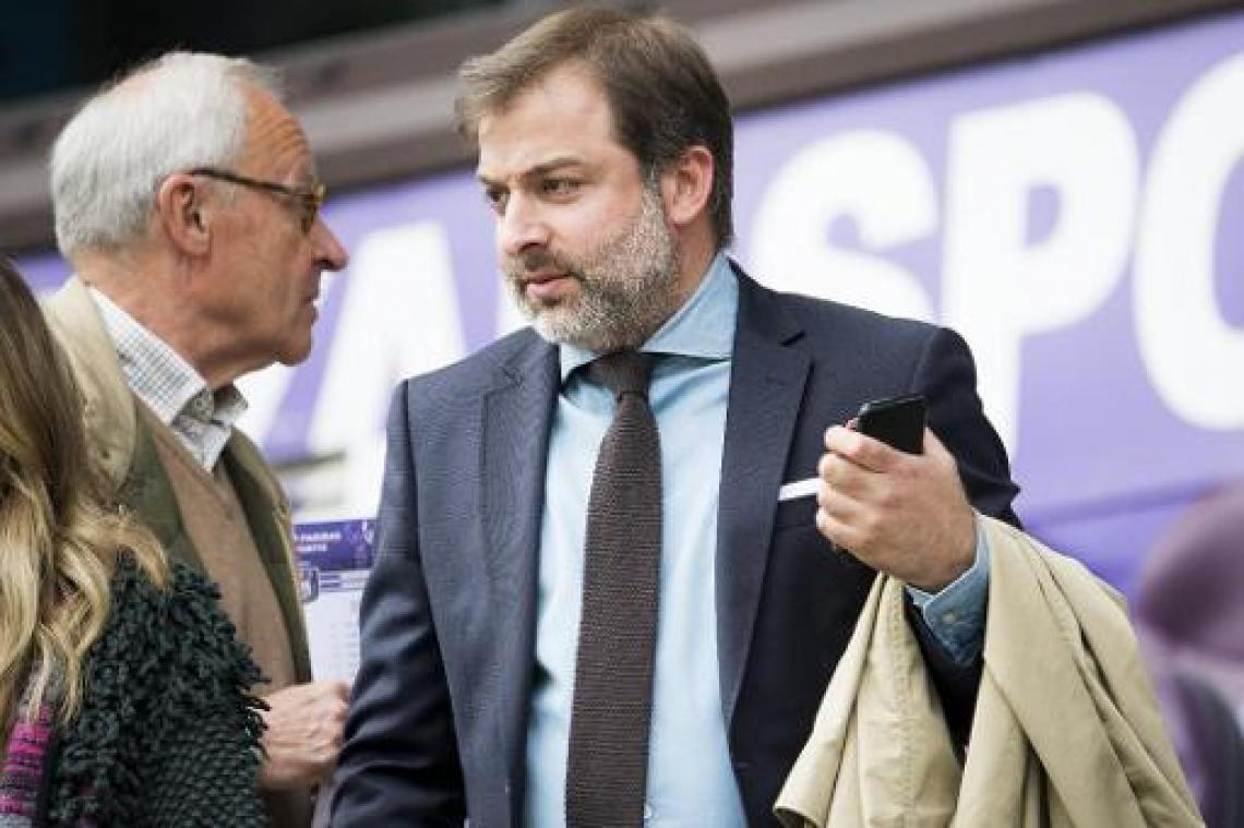 Bayat manipuleerde transfers om eigen vergoedingen te maximaliseren