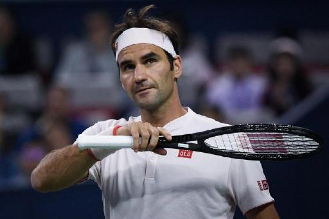 Roger Federer behoudt uitzicht op titelverlenging
