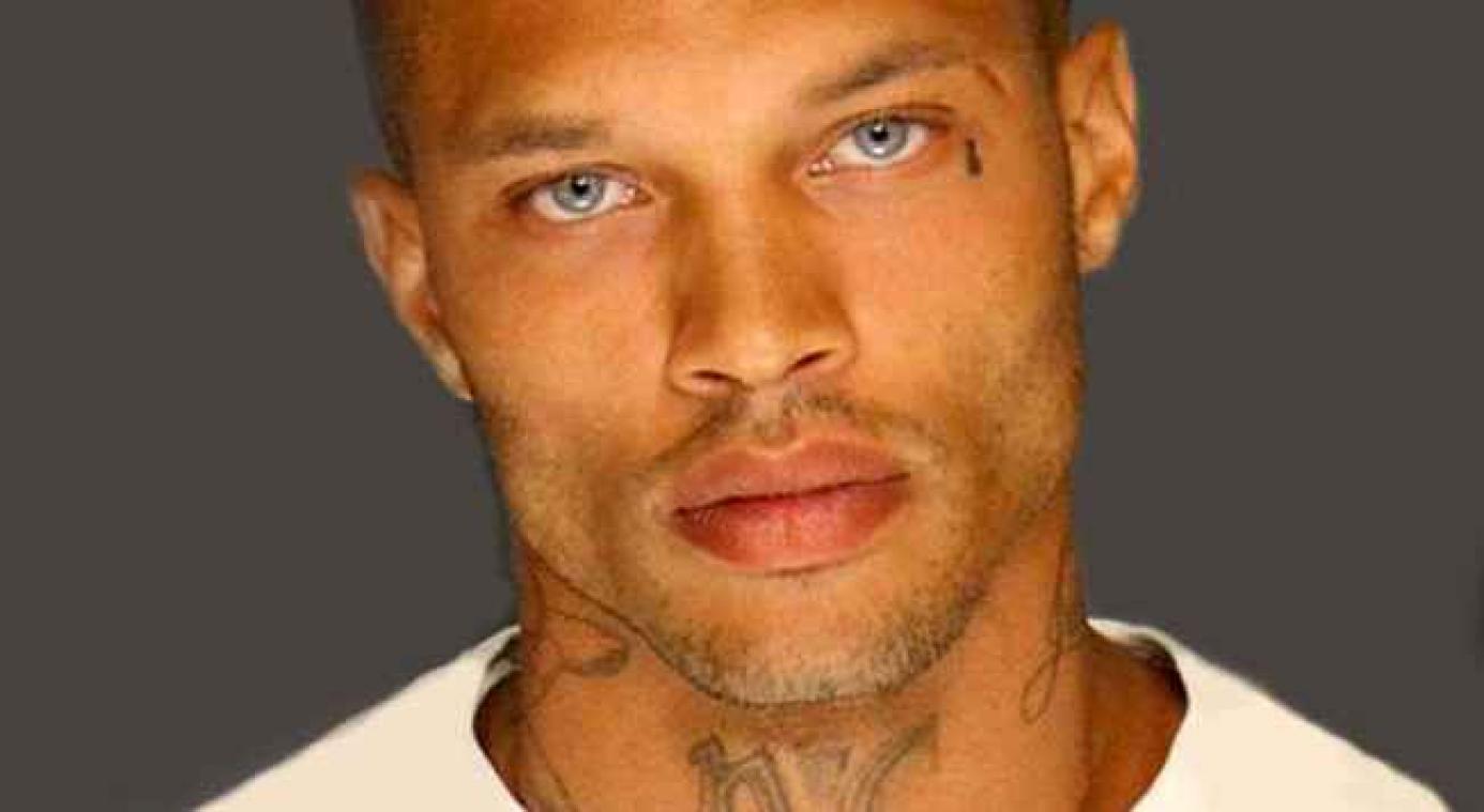 Criminele hunk vangt carrière als model aan