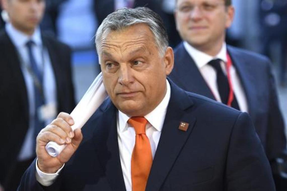Juncker wijst Orban de deur