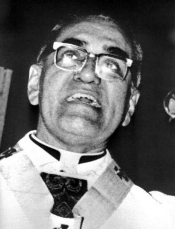 Paus Franciscus verklaart vermoorde aartsbisschop Romero en paus Paulus VI heilig