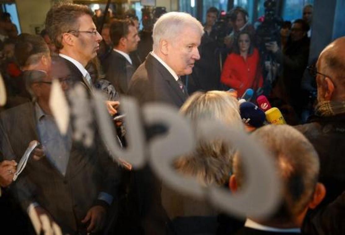 Seehofer weigert op te stappen als CSU-voorzitter