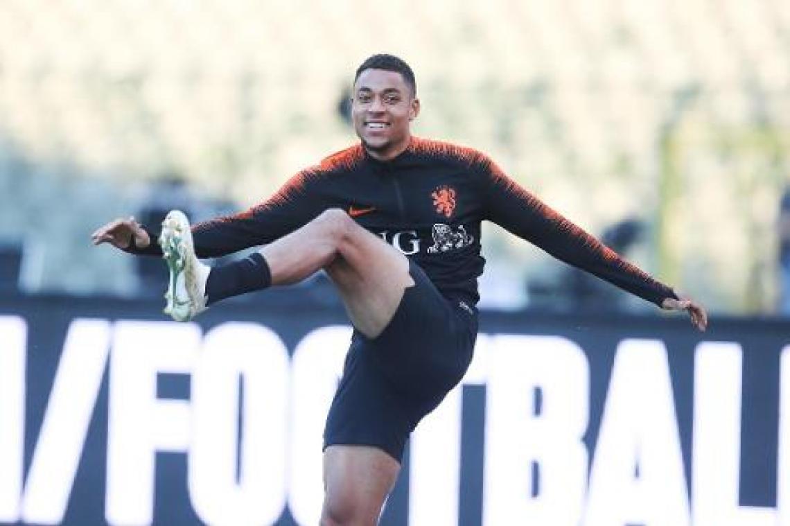 Oranje met zes andere spelers tegen Belgen, Danjuma start