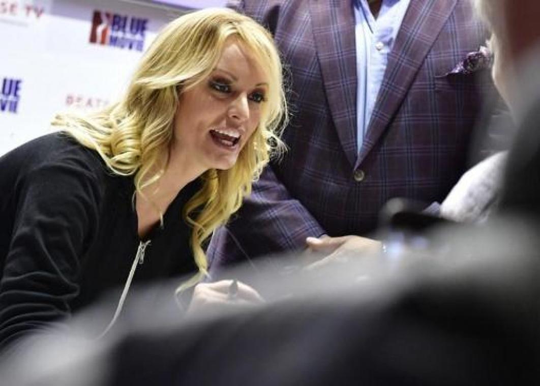 Donald Trump noemt Stormy Daniels "paardensmoel"