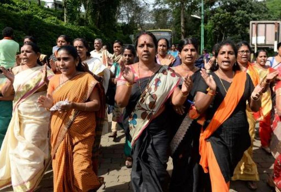 Hevig protest nu vrouwen voor het eerst welkom zijn in tempel in India