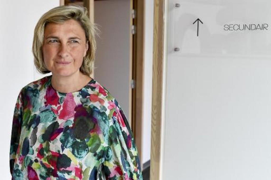 Crevits pompt 150 miljoen euro in extra plaatsen in de klas