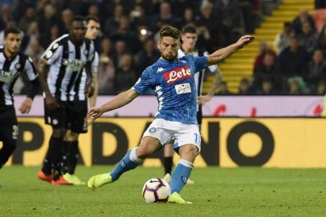 Belgen in het buitenland - Dries Mertens zorgt met doelpunt en assist voor vlotte zege Napoli