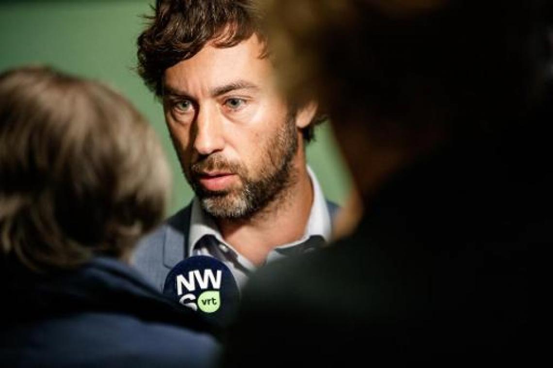 Oostende: Tommelein blijft Groen het hof maken