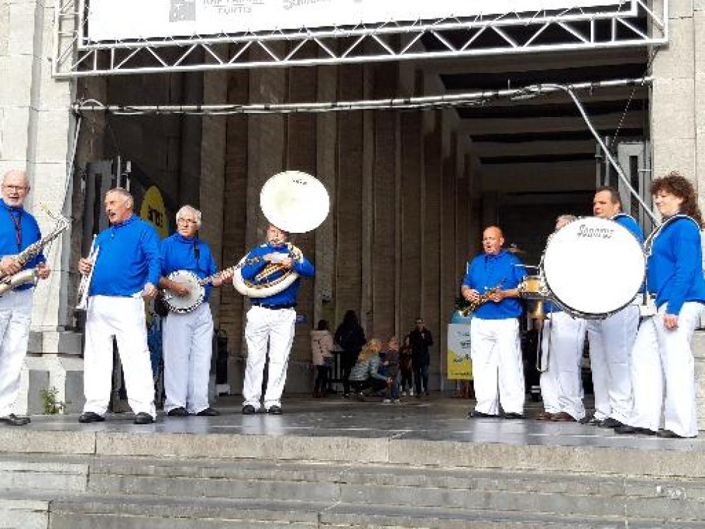 Smurfen vieren 60ste versmurfdag met feest in Brussel