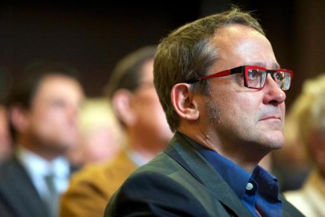 Tom Lanoye roept Groen op te praten met De Wever