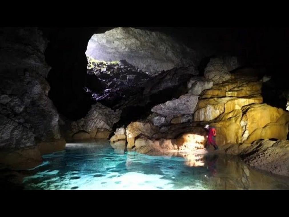 VIDEO. Wetenschappers ontdekken enorme grot in China