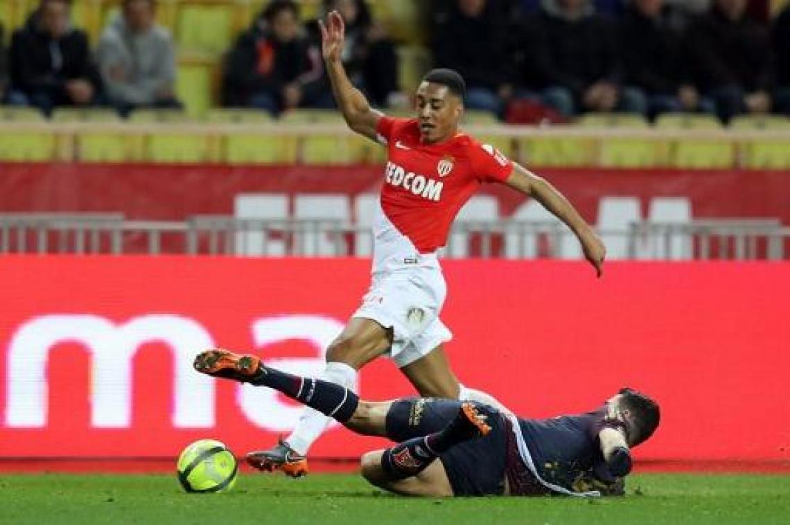 Belgen in het buitenland - Noodlijdend Monaco redt puntje tegen Dijon