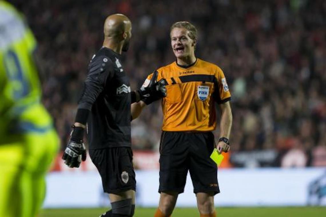 Honderden telefoontjes tussen Veljkovic en twee toprefs