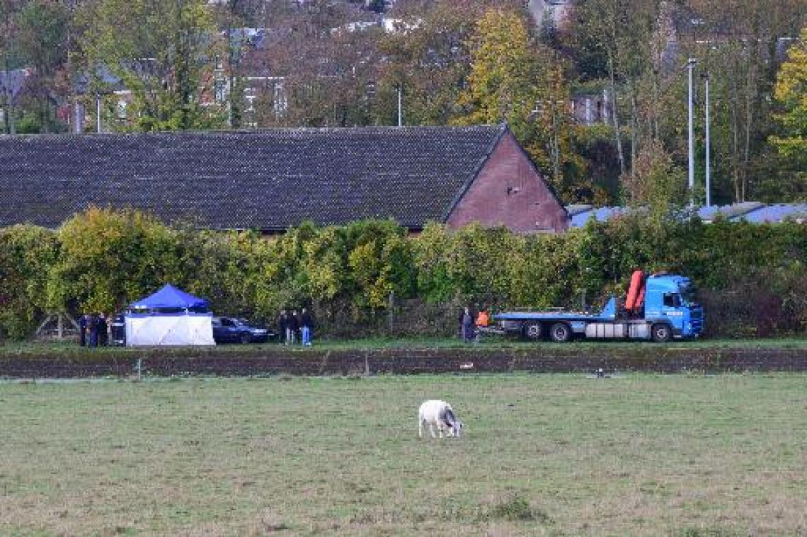 Voertuig met één of meer lichamen in Namen uit Samber gehaald