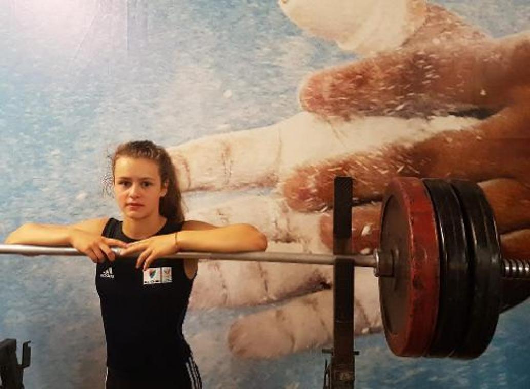 WK gewichtheffen - Nina Sterckx verbetert Belgisch record van Ingeborg Marx