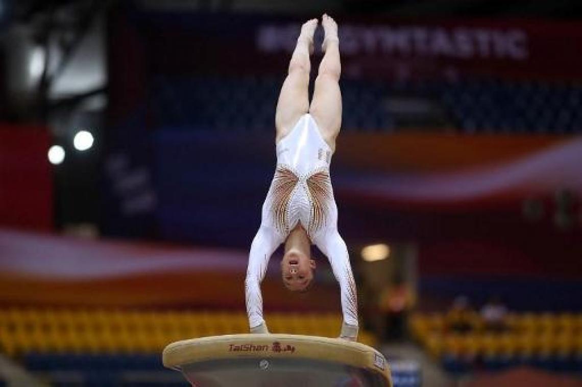 Nina Derwael valt net naast allroundpodium, Axelle Klinckaert 18e, goud voor Biles