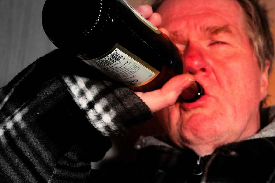 Amsterdammer botst op dronken man in zijn bed