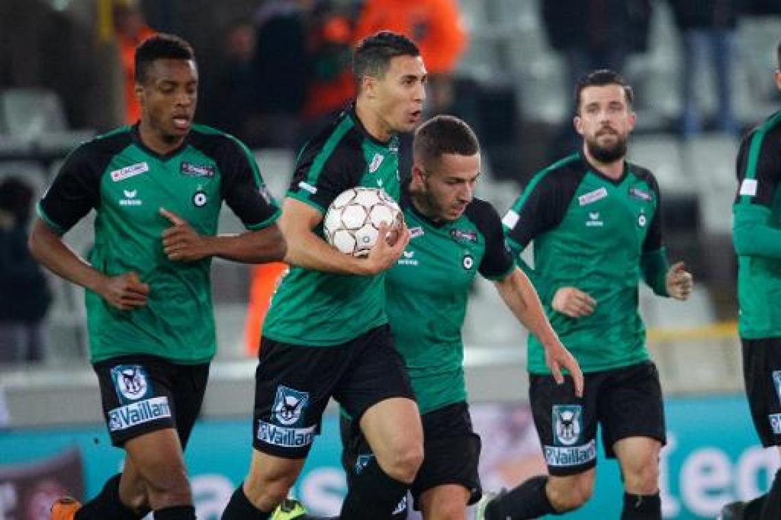 Jupiler Pro League - Cercle Brugge pakt in extremis zege tegen tien Moeskroenspelers