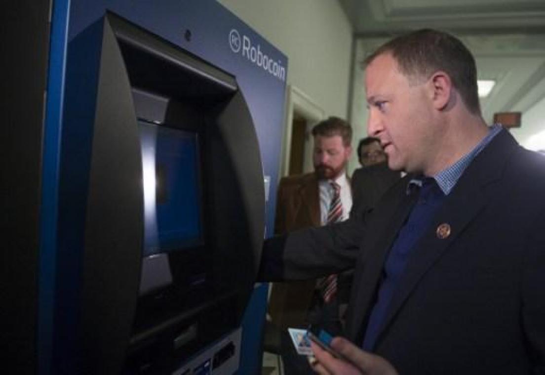 Midterms - Democraat Jared Polis is eerste openlijk homoseksuele gouverneur