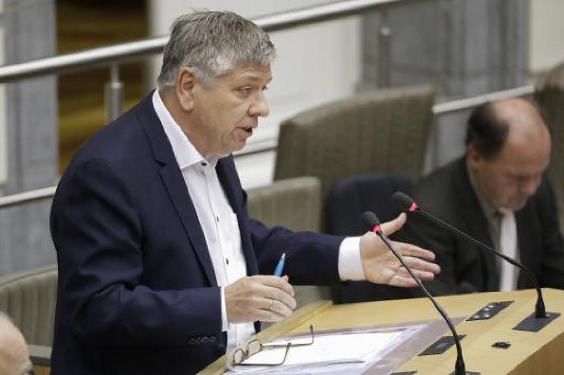 Vandeurzen belooft strakkere aanpak tienerpooiers en centrale registratie slachtoffers