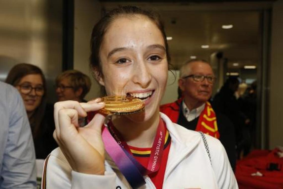 Wereldkampioene turnen Nina Derwael krijgt onderscheiding