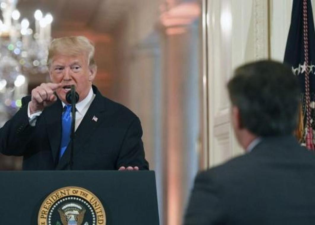 Journalistenfederatie hekelt intrekking accreditatie CNN-journalist door Witte Huis